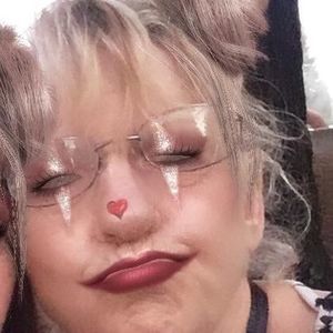 Meet your Posher, Teresa